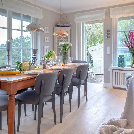 Hiidbloom-hues-im-wattweg Kampen